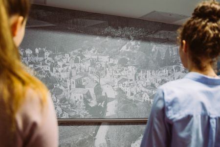 Luftaufnahme des Ortes Oradour-sur-Glane